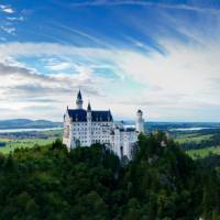 The fairytale view of Neuschwanstein Castle in Bavaria | Skeeze