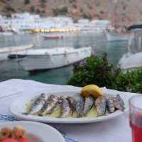 Dine on fresh local seafood by the sea in Crete | Jaclyn Lofts
