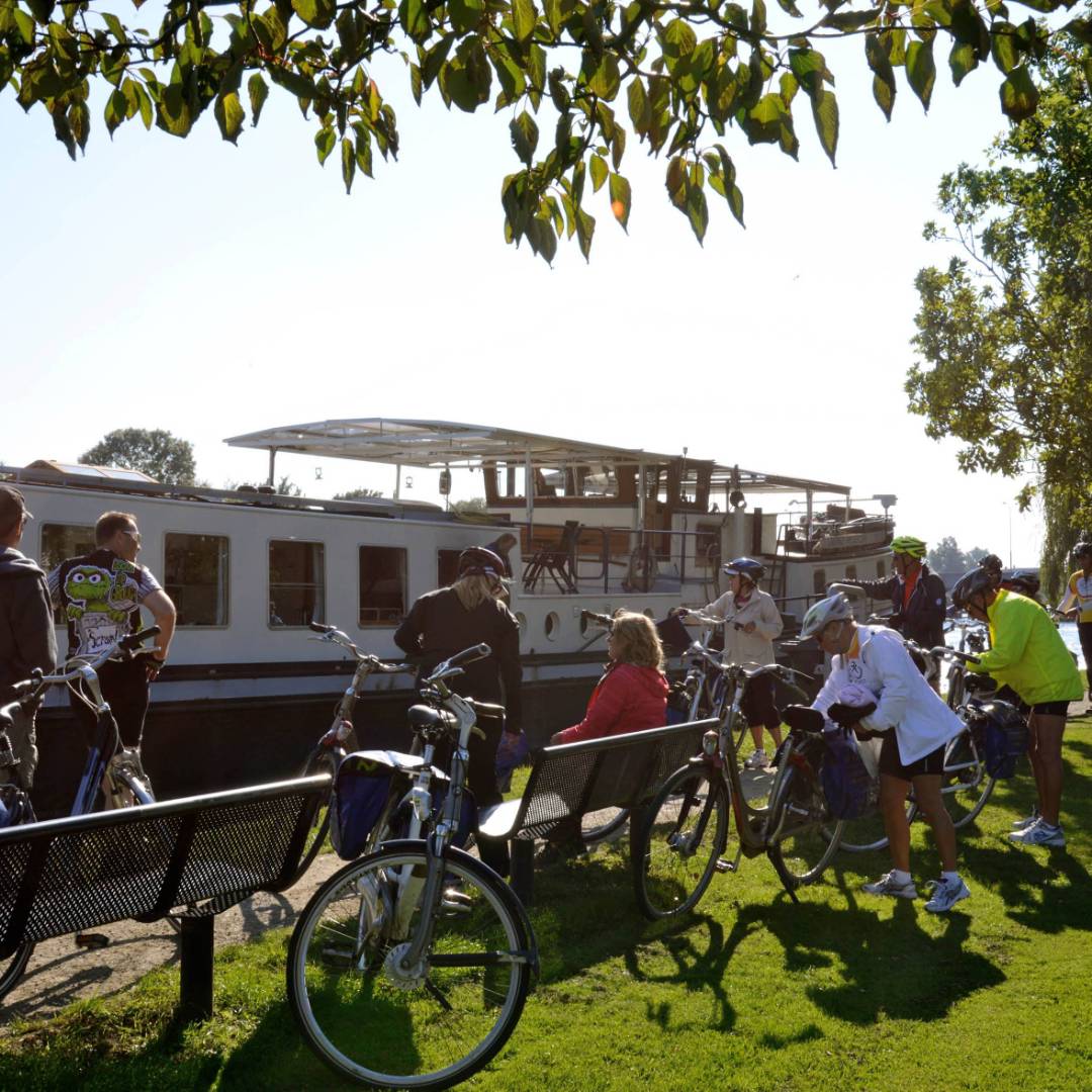 Cyclists ready to set off for the day from the MS Gandalf