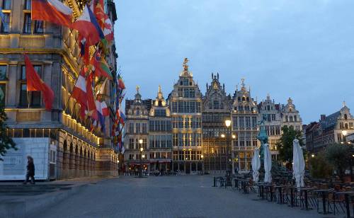 The city of Antwerp in the evening&#160;-&#160;<i>Photo:&#160;Richard Tulloch</i>