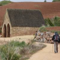 Pilgrim walking the Camino de Santiago | Hans-Jakob Weinz