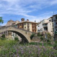 Compostela Trail - pretty Puente la Reina | Jac Lofts
