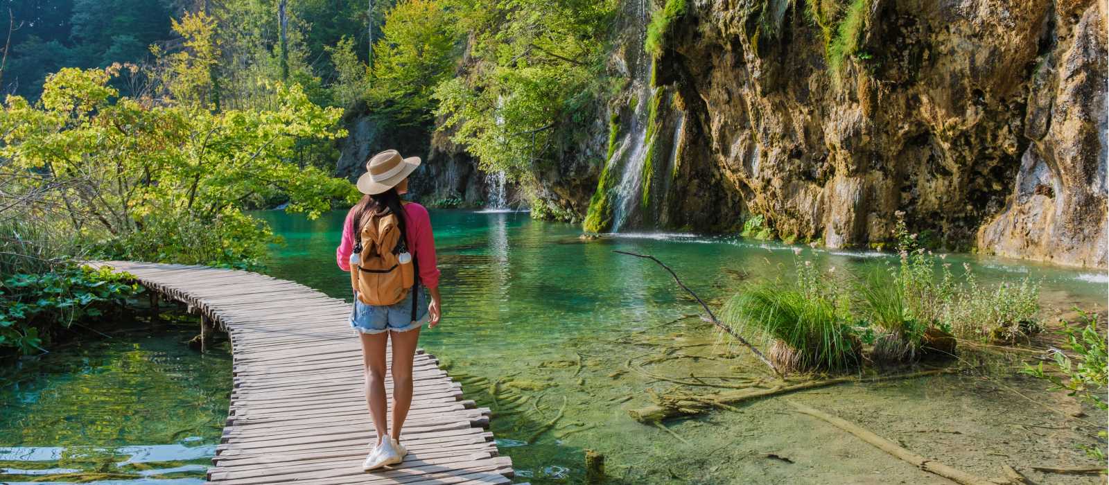 Discover gorgeous Plitvice National Park in Croatia