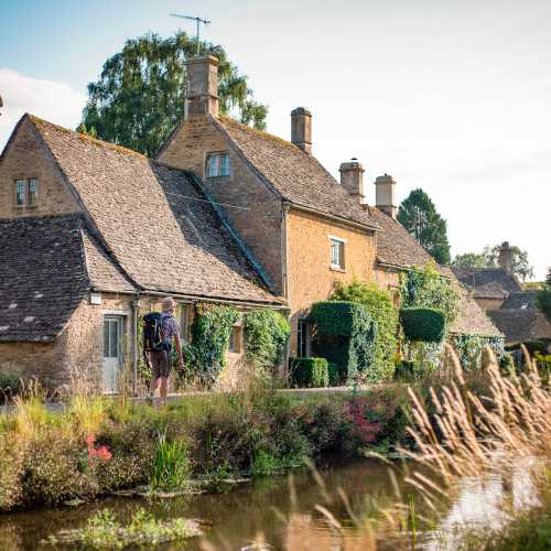 Walk through classic English villages