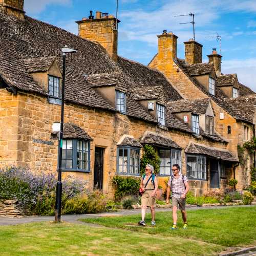 Discover the Cotswolds on foot