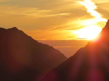 Sunset over Mt Snowdon, Wales&#160;-&#160;<i>Photo:&#160;Melanie Moss</i>