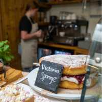 Delicious freshly-made cake in England | Matt Sharman