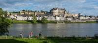 Loire cycling past the magnificent Amboise chateau | DDarrault_20