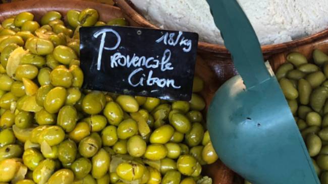 Fabulous olives in a market in France | Jaclyn Lofts