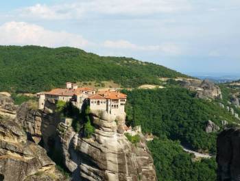 Looking over Varlaam monastery, Meteora&#160;-&#160;<i>Photo:&#160;Hetty Schuppert</i>