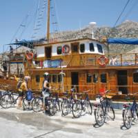 Explore the Cyclades Islands on our Greek Island Bike & Sail trip