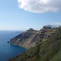 Walking to Fira on the idyllic island of Santorini | Hetty Schuppert
