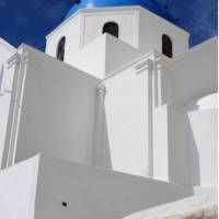 Classic white-washed architecture in Santorini | Brad Atwal