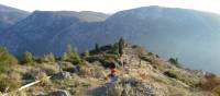 Walking along the path to Delphi | Hetty Schuppert