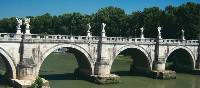Ancient bridge in Florence | Sue Badyari
