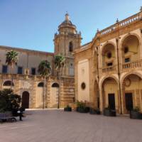 Walking through Piazza della Repubblica in Mazara del Vallo | Scott Kirchner