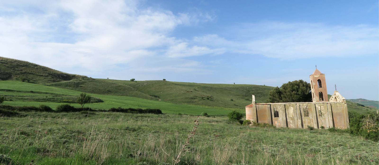 the ruin of a church on the Magna Via Francigena Sicily