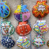 Colourful scallop shells on the Camino trail in Spain | Gesine Cheung