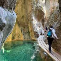 Stunning turquoise waters of Parrizal gorge | Kate Baker