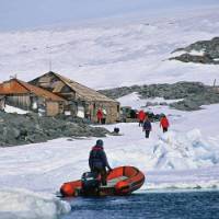 Visiting Mawson's Hut | ©NJRuss