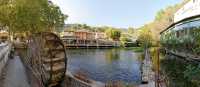 Start your hike at Fontaine-de-Vaucluse's mystical water source | François de Dijon
