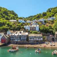 Charming fishing village on the South West Coast Path | Monicami