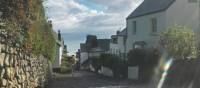 A quiet early morning in Clovelly at the start of your walk | Els van Veelen