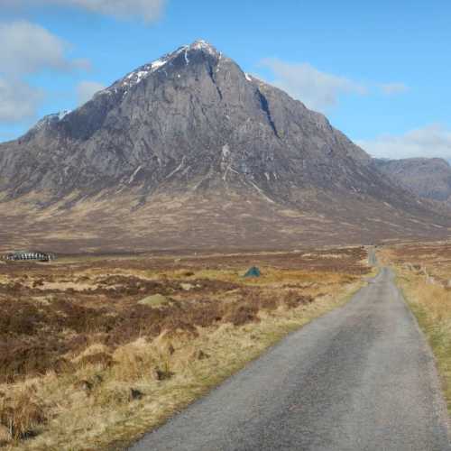 On the old military road just beyond the Kings House Hotel, with a view of the striking mountain, Buachaille Etive Mor, a famous landmark at the entrance of  the Glencoe valley. A stunningly clear day. (Day 7).