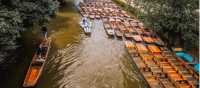 Punts on the Thames at Oxford | Visit Britain