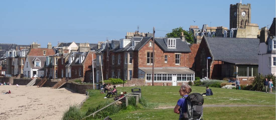 Walking into North Berwick |  <i>John Millen</i>