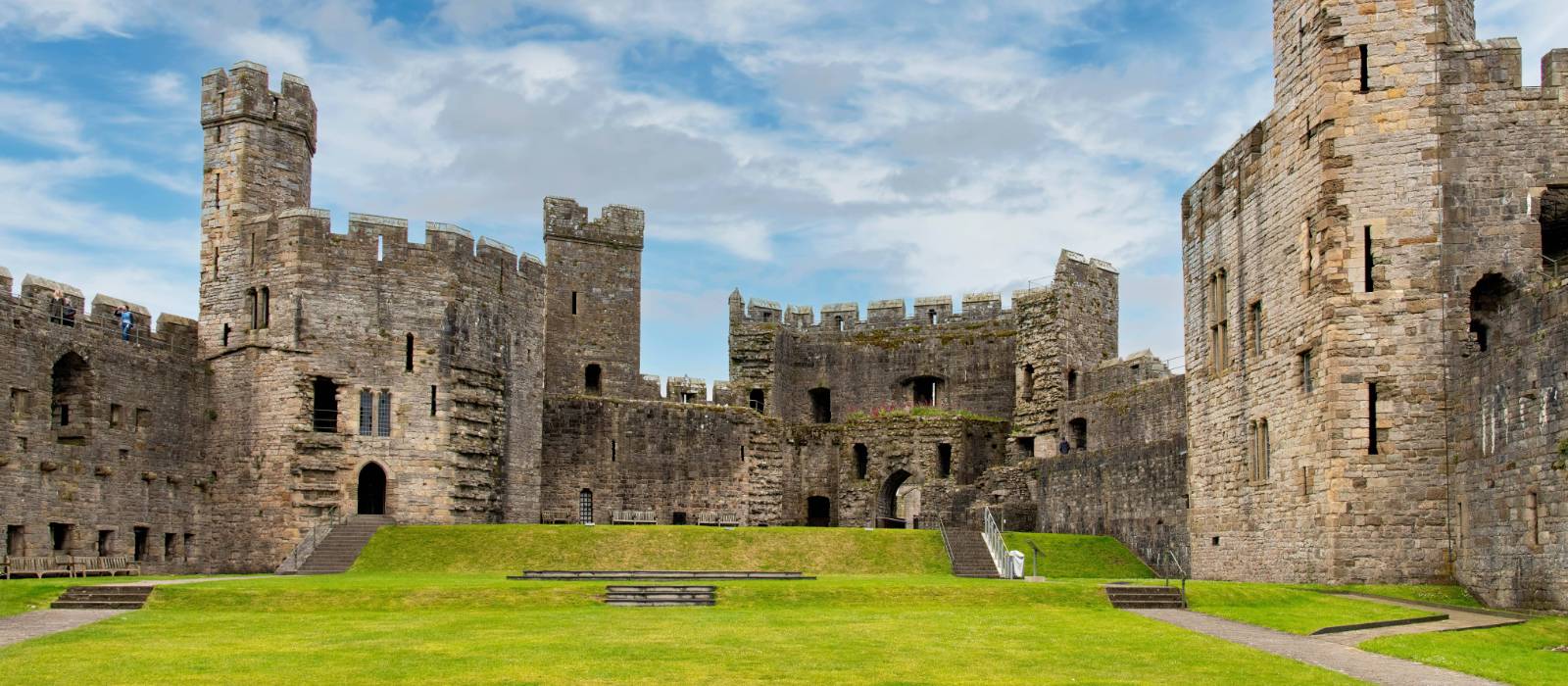 Courtyard of medieval fortress Caernarfon Castle | Focus Photography