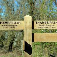 Thames Path West Waymark Signs | Shutterstock