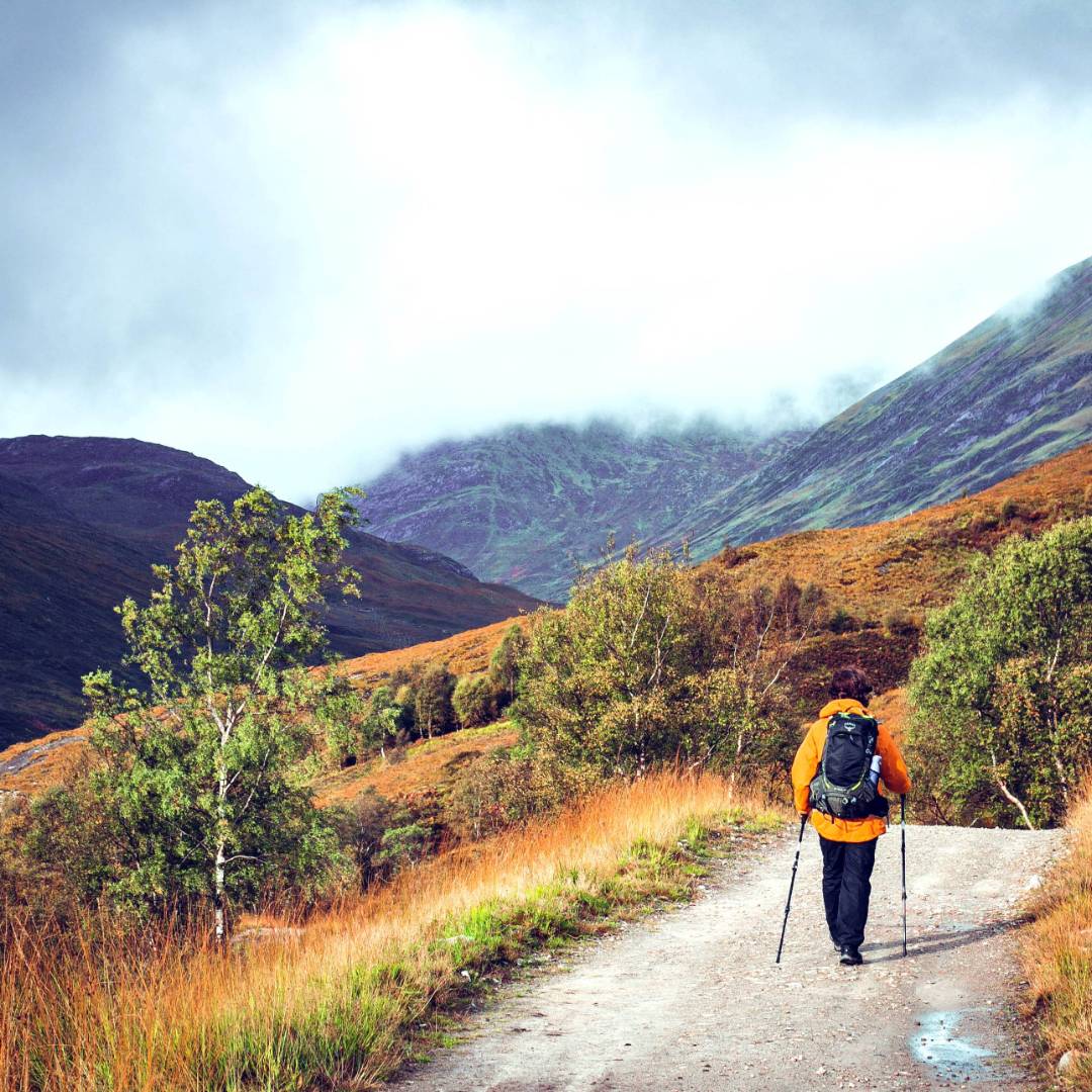 Hiking the Glencoe Valley amidst beautiful autumn colours | Anna Saveleva