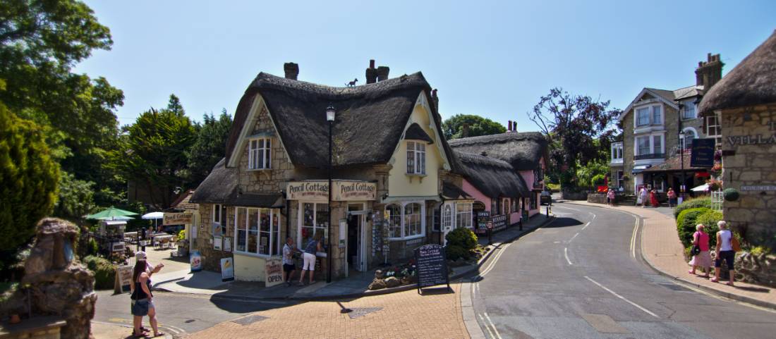 A sunny day in charming Shanklin, Isle of Wight |  <i>visitisleofwight.co.uk</i>