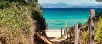 A footpath towards the local beach at Le Lavandou | Benjamin Lecomte