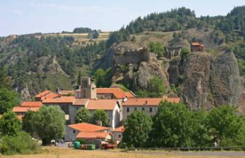 Castle and village of Arlempdes (Les Plus Beaux Village de France)&#160;-&#160;<i>Photo:&#160;Nicolas Varney</i>