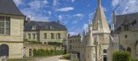 Discover the celebrated abbey of Fontevraud | Pass Horizon