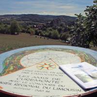Helpful orientation table on the approach to Curemonte | Nathalie Thomson