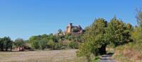 Approaching the hilltop castle of Castelnau | Nathalie Thomson