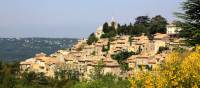 Beautiful Bonnieux overlooking the Luberon