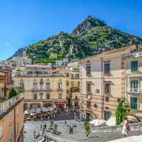 Explore the charming squares along the Amalfi Coast | user32212