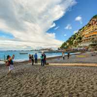 Spend some time by the beaches along the Amalfi Coast | user32212