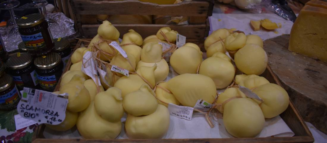 Scamorza cheese is a Campanian specialty |  <i>Ltrlg</i>