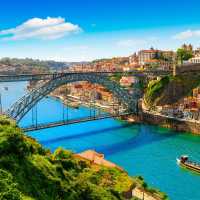 The city of Porto on a beautiful summer day. | Prosign
