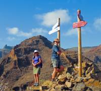 Walkers above Barranco Revolcardero |  <i>John Millen</i>