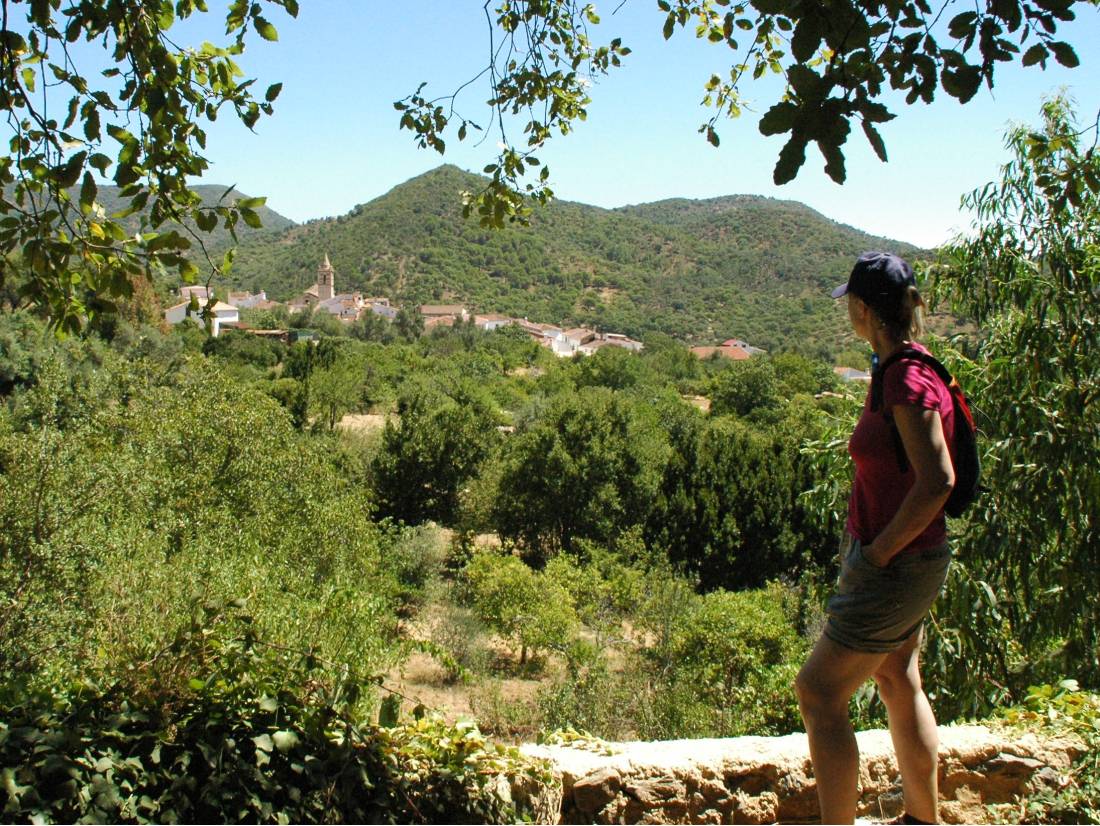 Walking on the Aracena trek |  <i>Lucy y Angel</i>