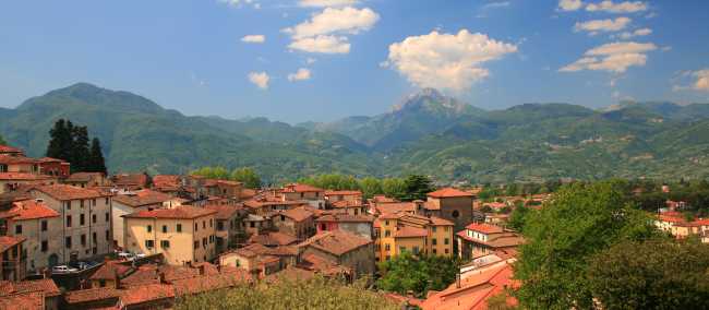 Approaching Pania de Croce from Barga | John Millen